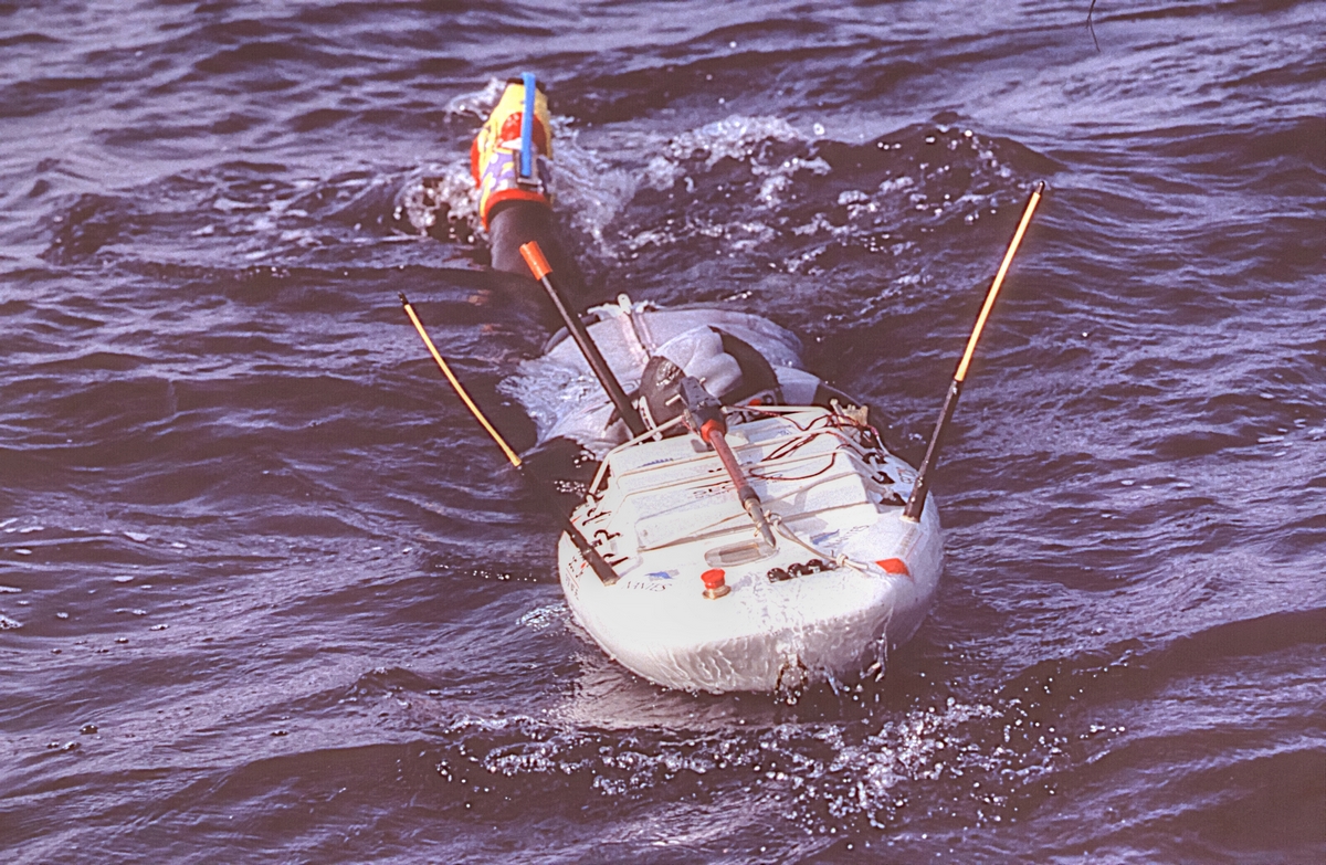 OCEANANTES Atlantic adrift and swimming