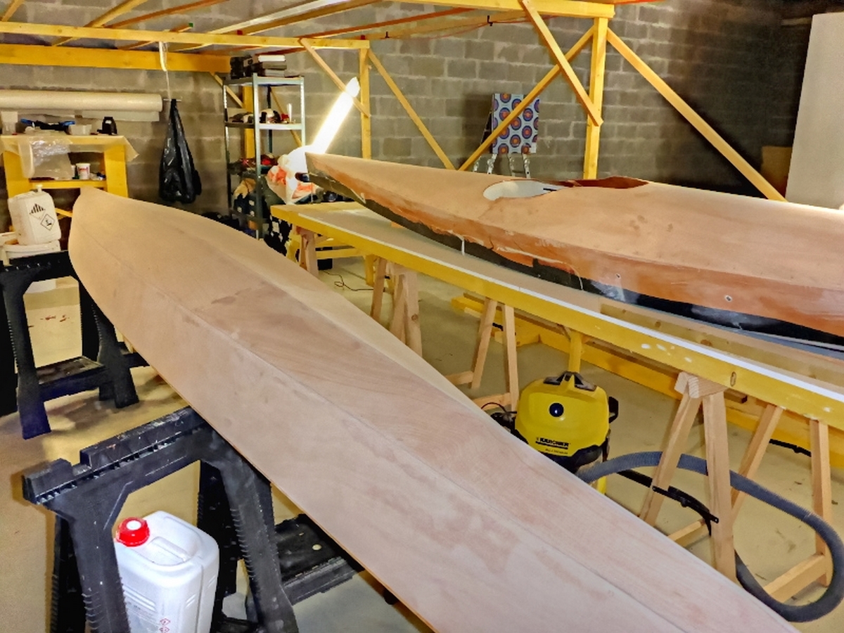 Les deux kayaks en construction (CP carbone époxy)